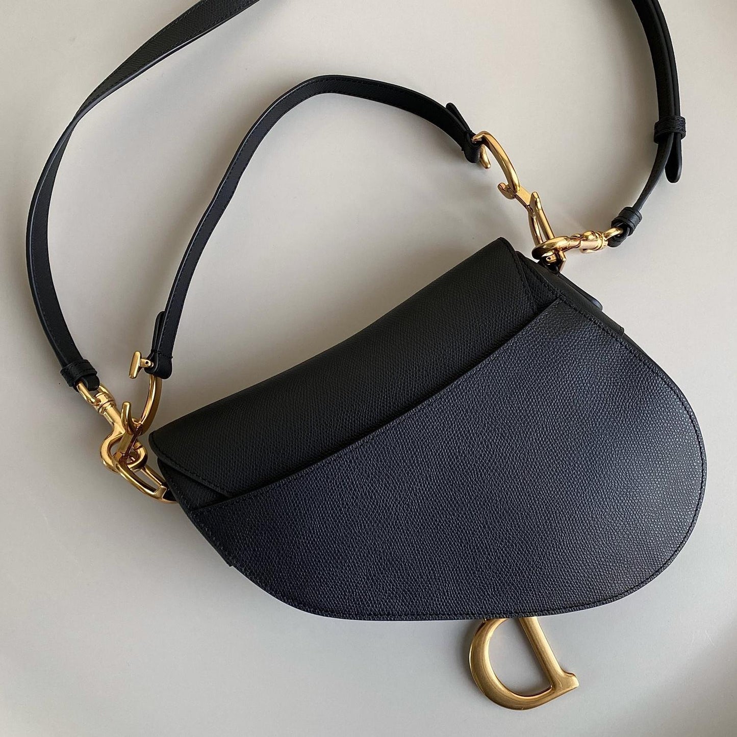 Classic Saddle Bag W239