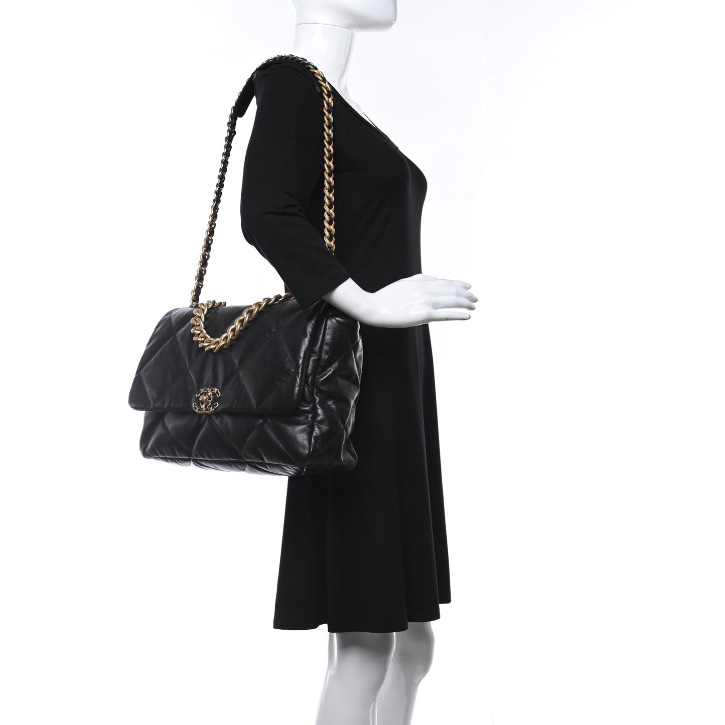 Lambskin Quilted Maxi CC 19 Flap Black