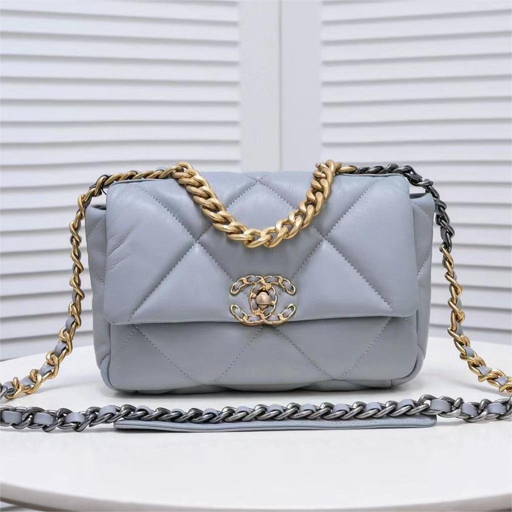 19 Handbag C1