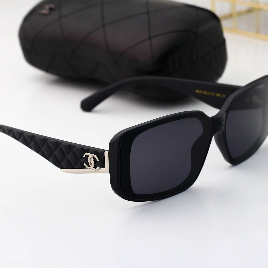 Square frame classic travel sunglasses