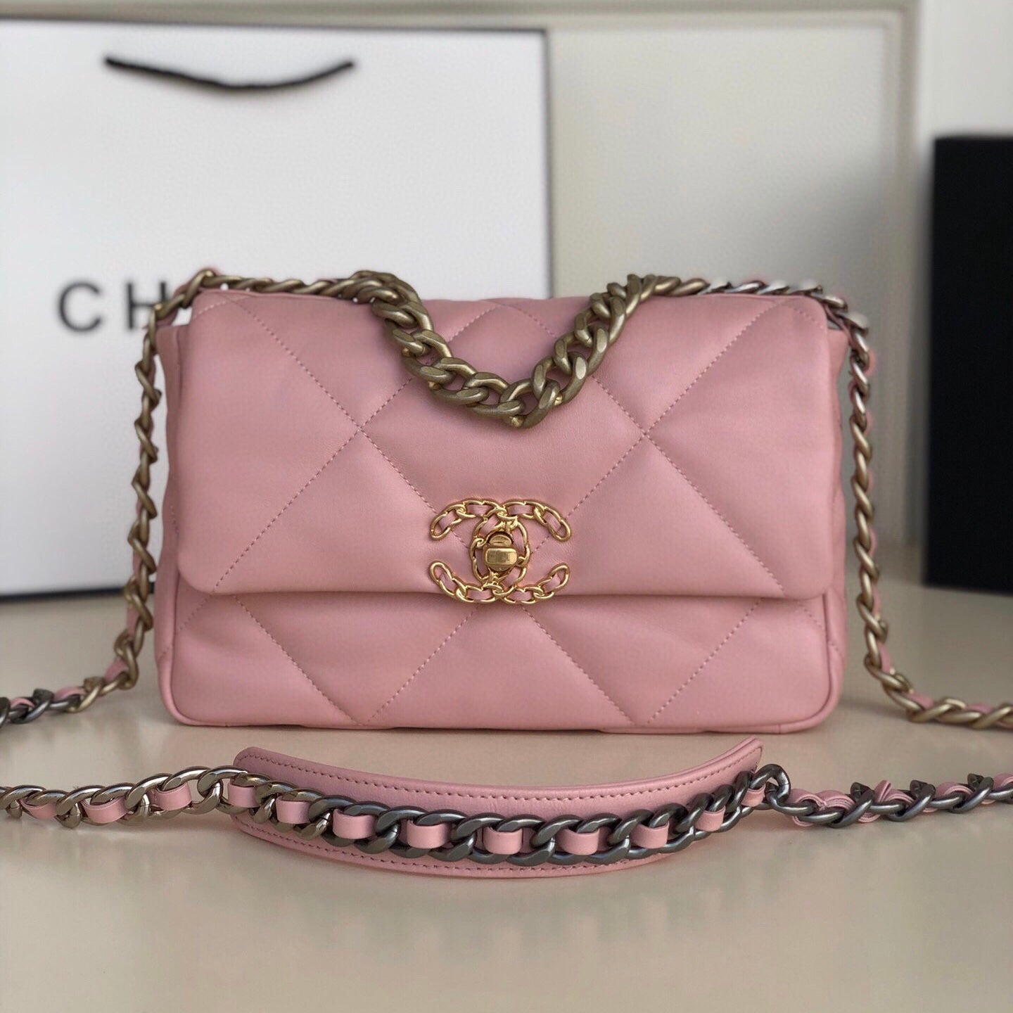 19 Handbag C1