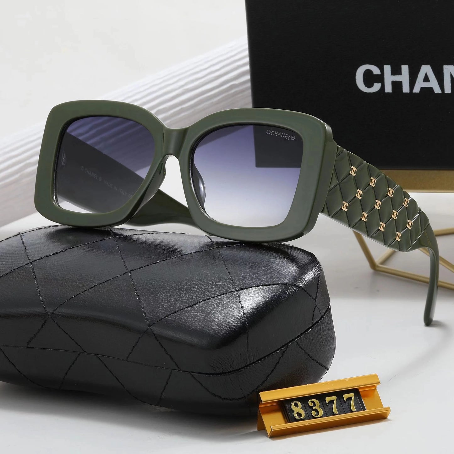 Retro square sunglasses